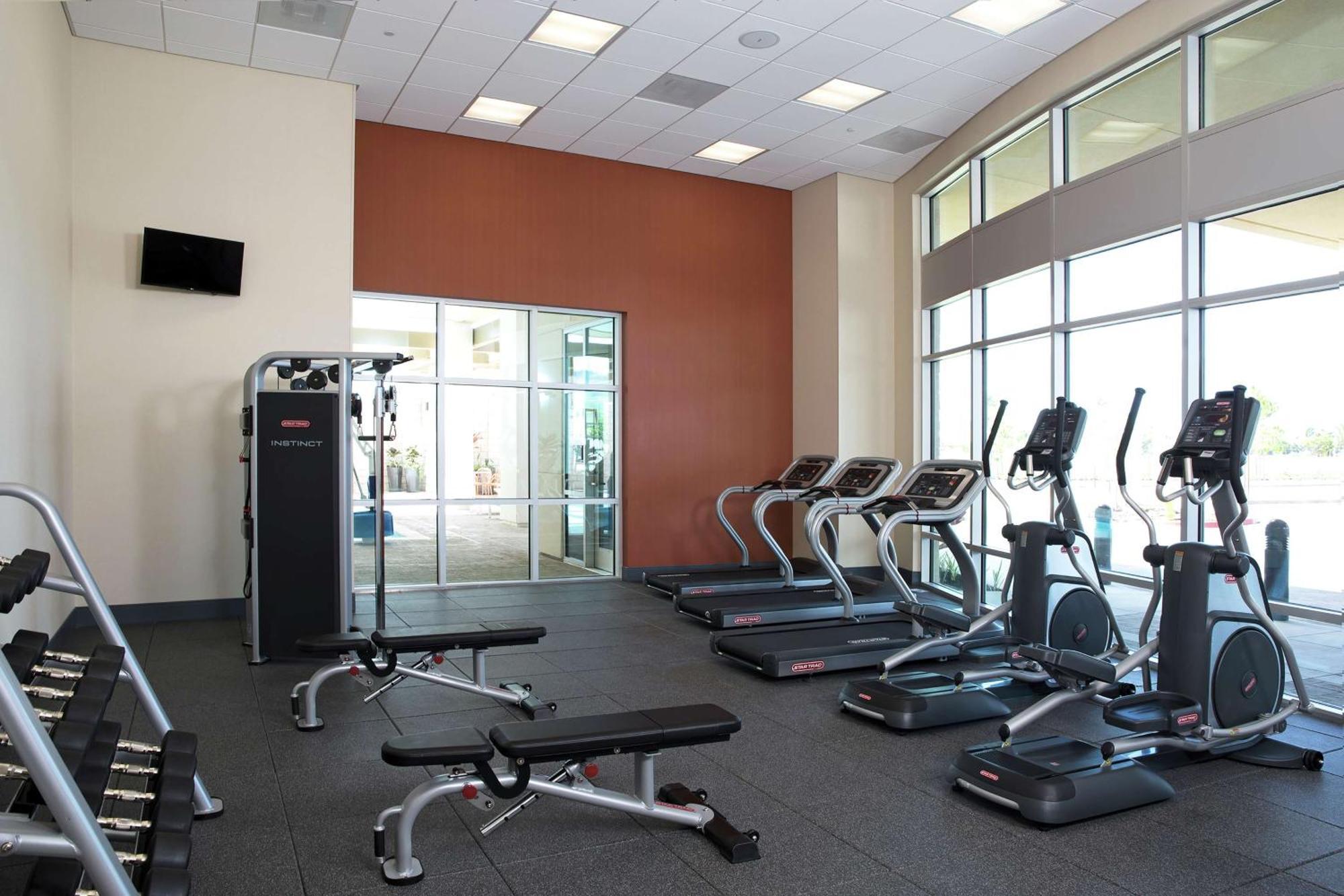 Hampton Inn & Suites Oahu Kapolei - Free Parking - No Resort Fee Extérieur photo